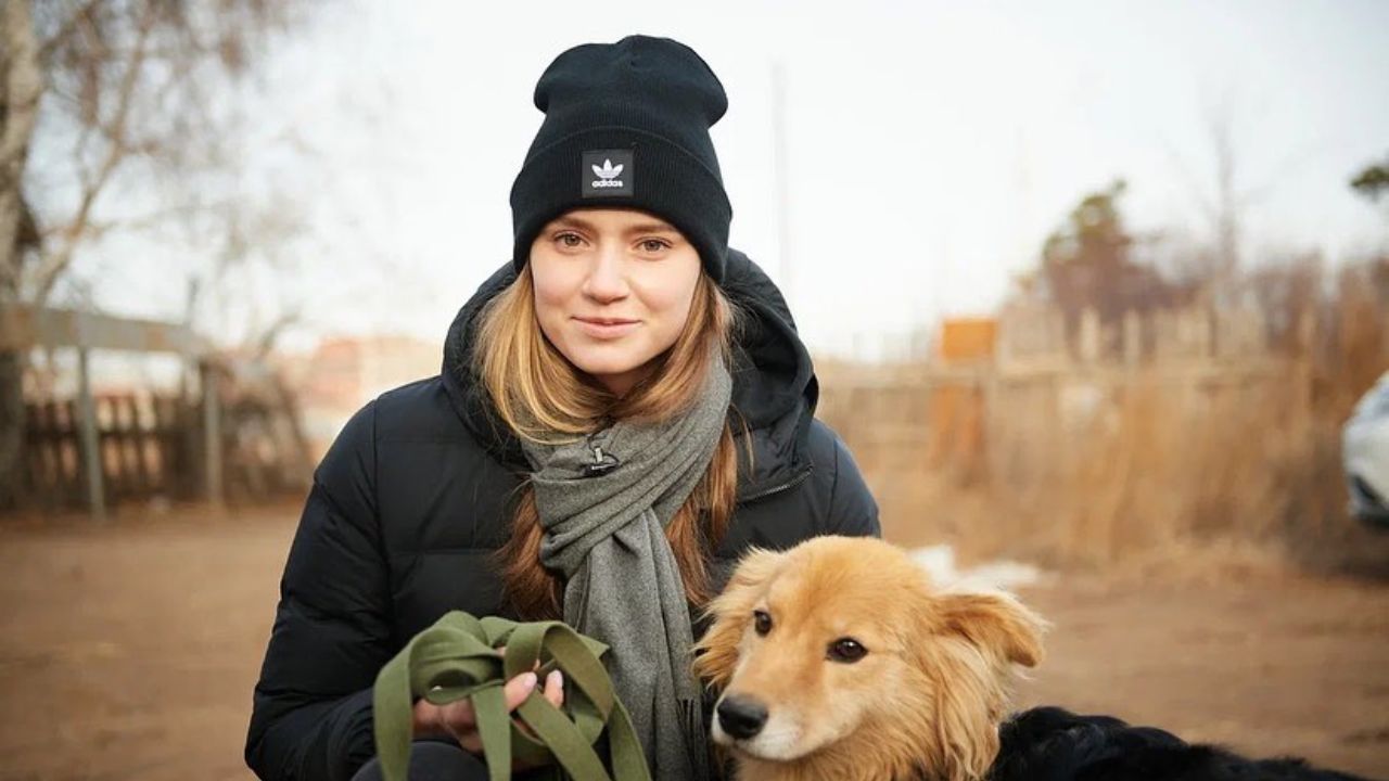 Elena Rybakina doesn't have a boyfriend and has a busy career and a dog to keep her company. 