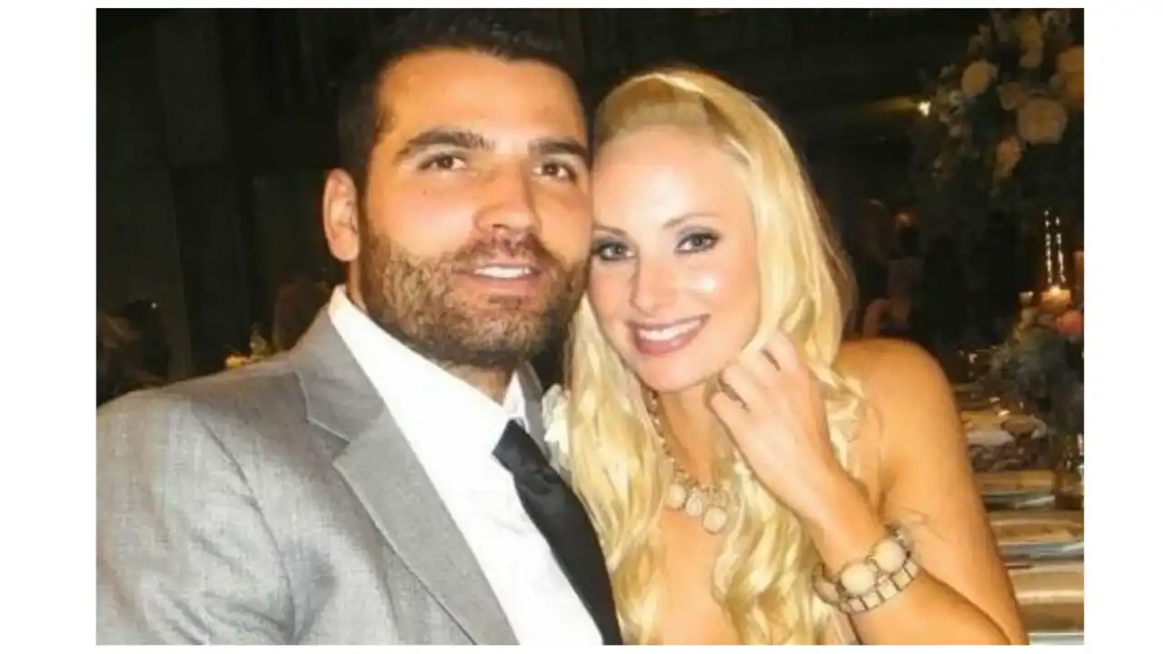 Joey Votto is in a long-term relationship with his girlfriend Jeanne Paulus. they met back in 2013 when Joey was going through tough time. spritelybud.com