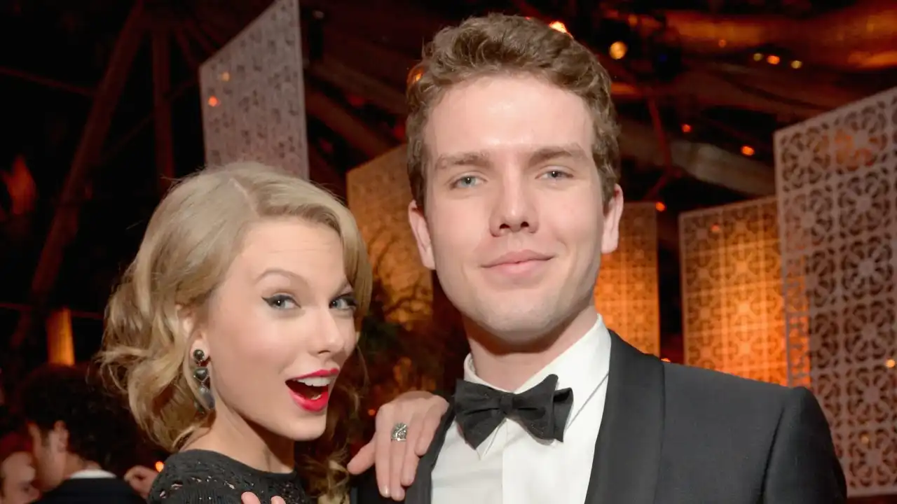 The younger brother of Taylor Swift, Austin Swift has an estimated net worth of $5 million as of 2023.  spritelybud.com 