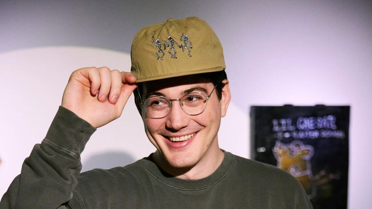 The estimated net worth of Ted Nivison is $1 million US Dollars. Ted is widely known for his hilarious public interviews and comedy videos. spritelybud.com 