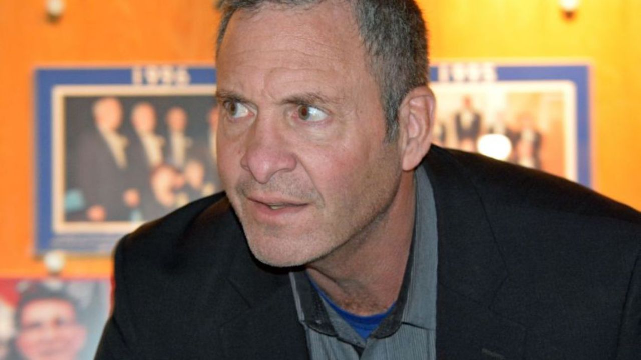 Clint Malarchuk’s Scar: How Much Blood Did He Lose During the Accident? spritelybud.com