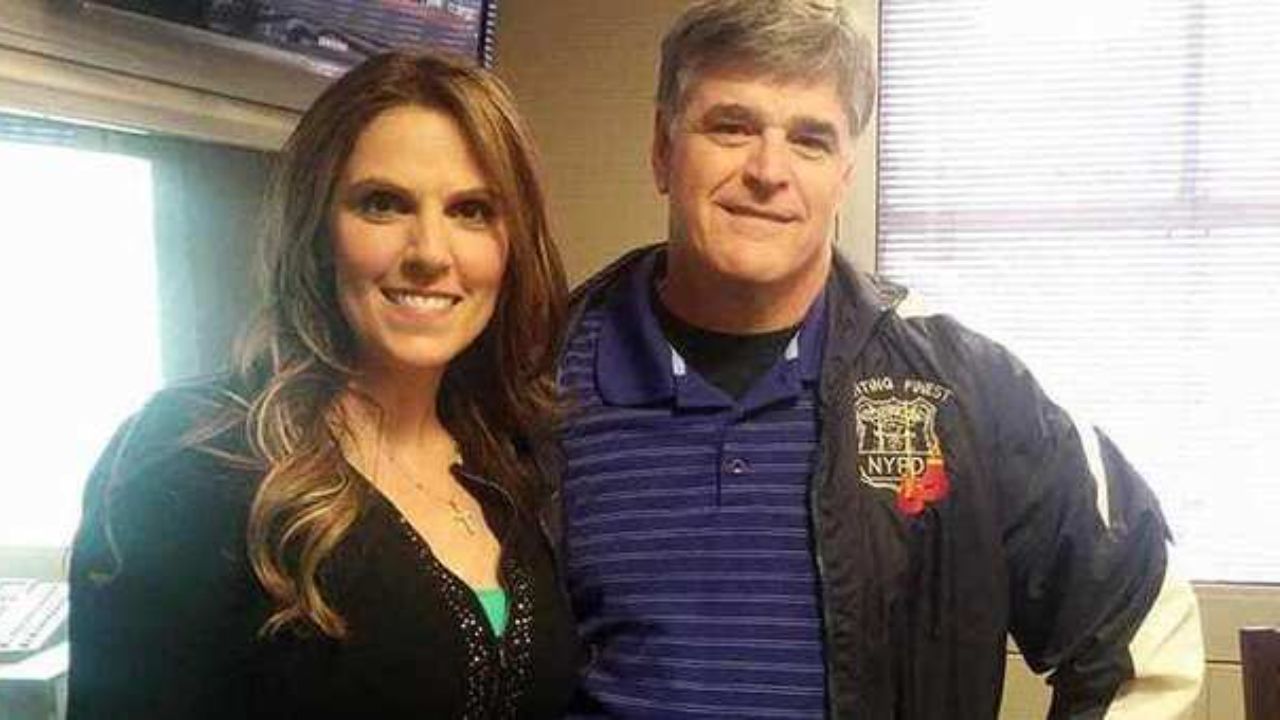 Sean Hannity and his ex-wife, Jill Rhodes, got divorced in 2020. spritelybud.com
