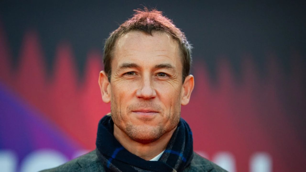 The reason behind the scar on Tobias Menzies' face remains a mystery. spritelybud.com