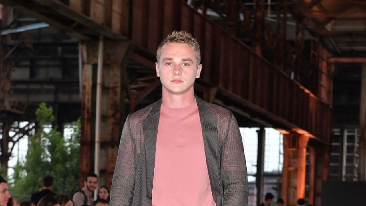 Ben Hardy is straight by sexuality. spritelybud.com