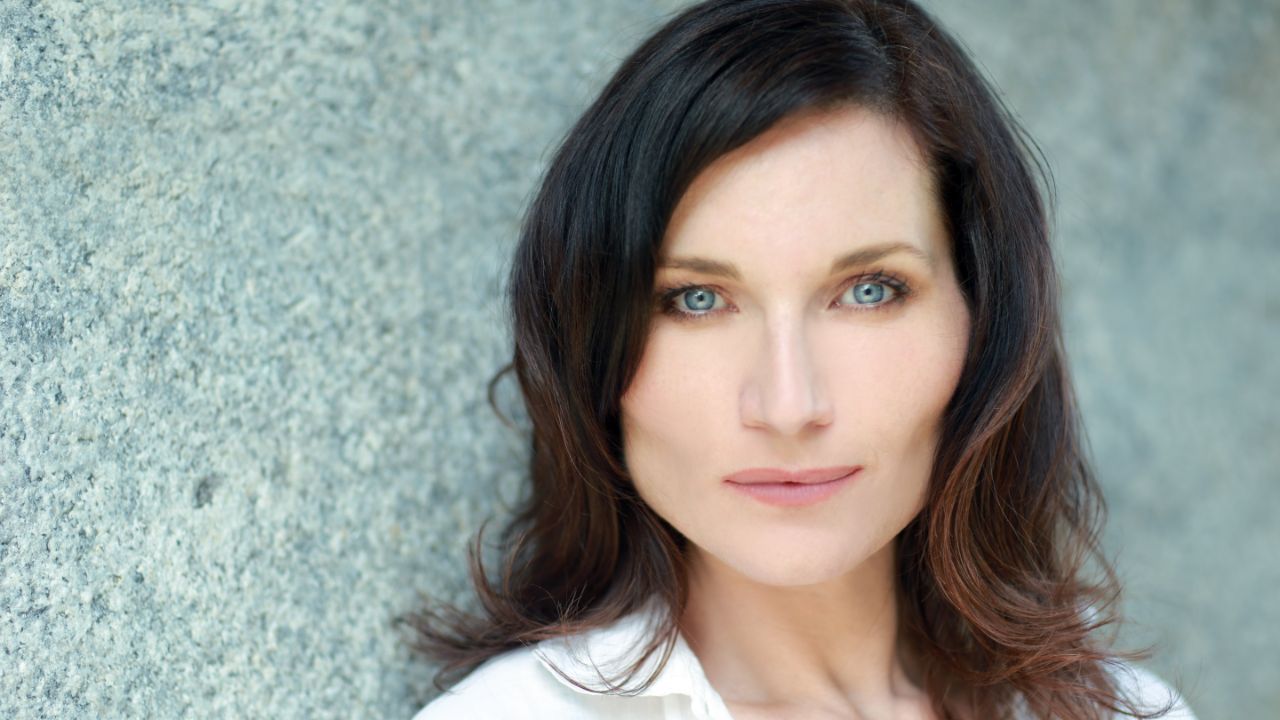Kate Fleetwood’s Plastic Surgery: Her Secret to Looking Younger? spritelybud.com